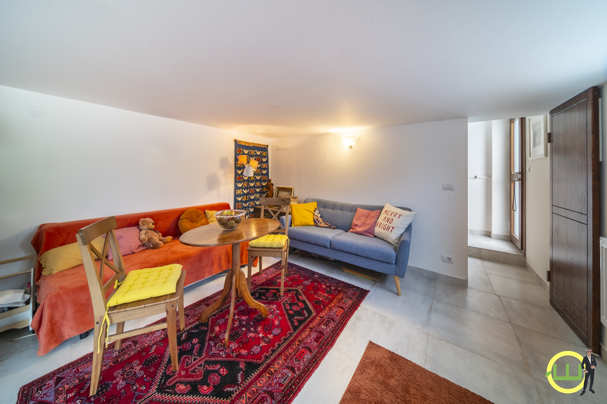 Media numero 4 di VILLA INDIPENDENTE CON AMPIO GIARDINO PIANTUMATO - CLASSE B