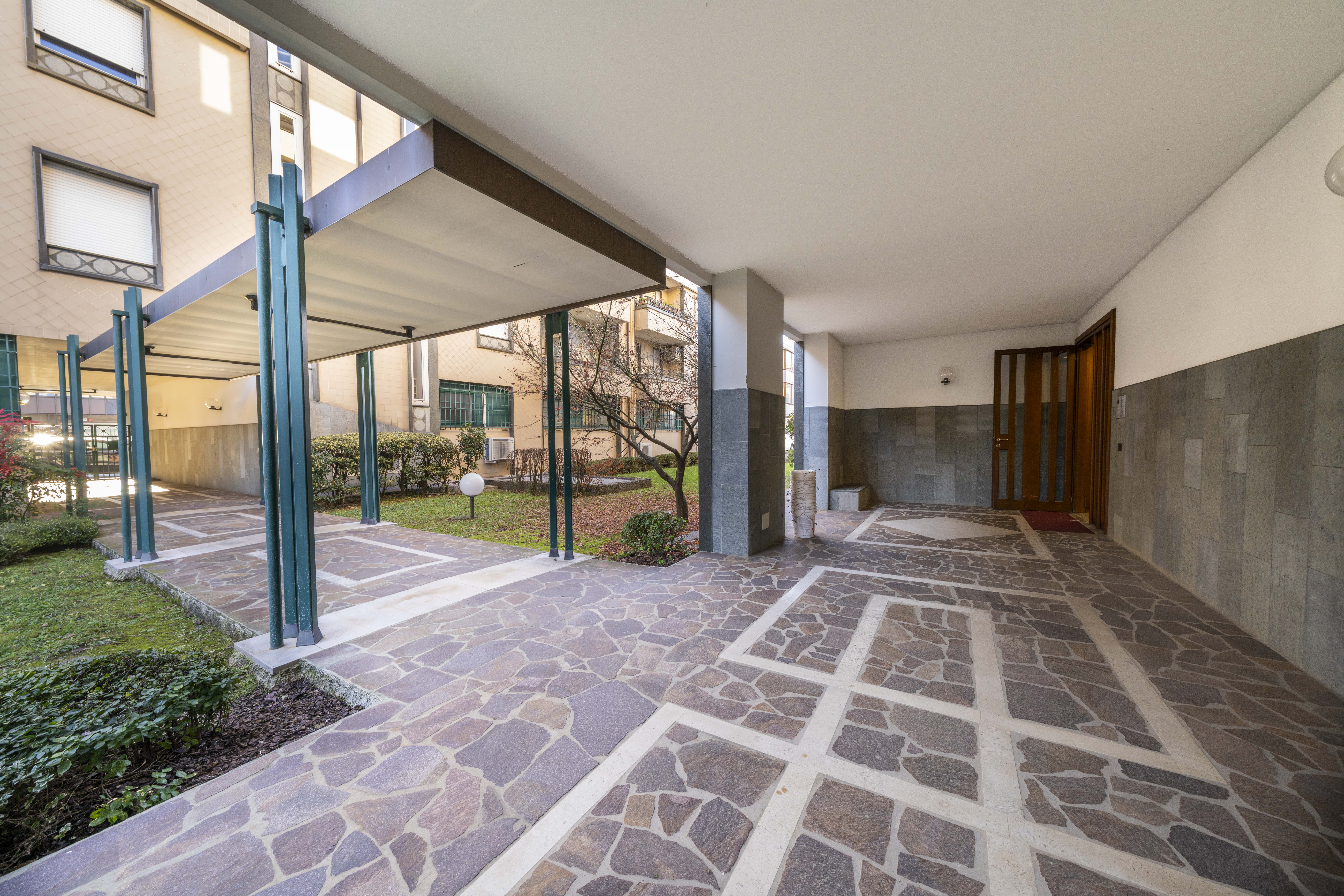 Media numero 18 di Parco Moretti Bicamere con Giardino e Garage