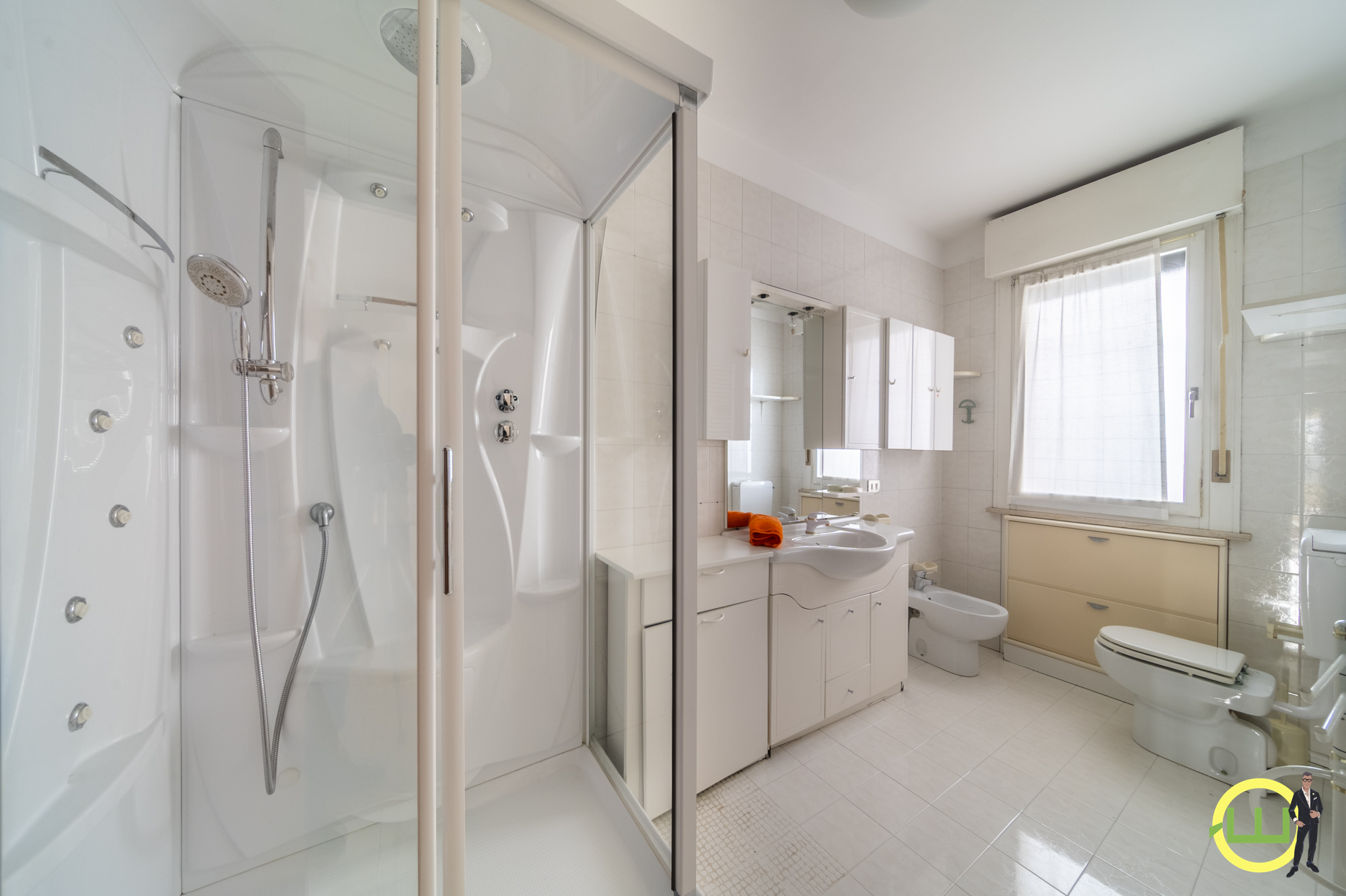 Media numero 10 di BILOCALE IN CENTRO A BUJA!!