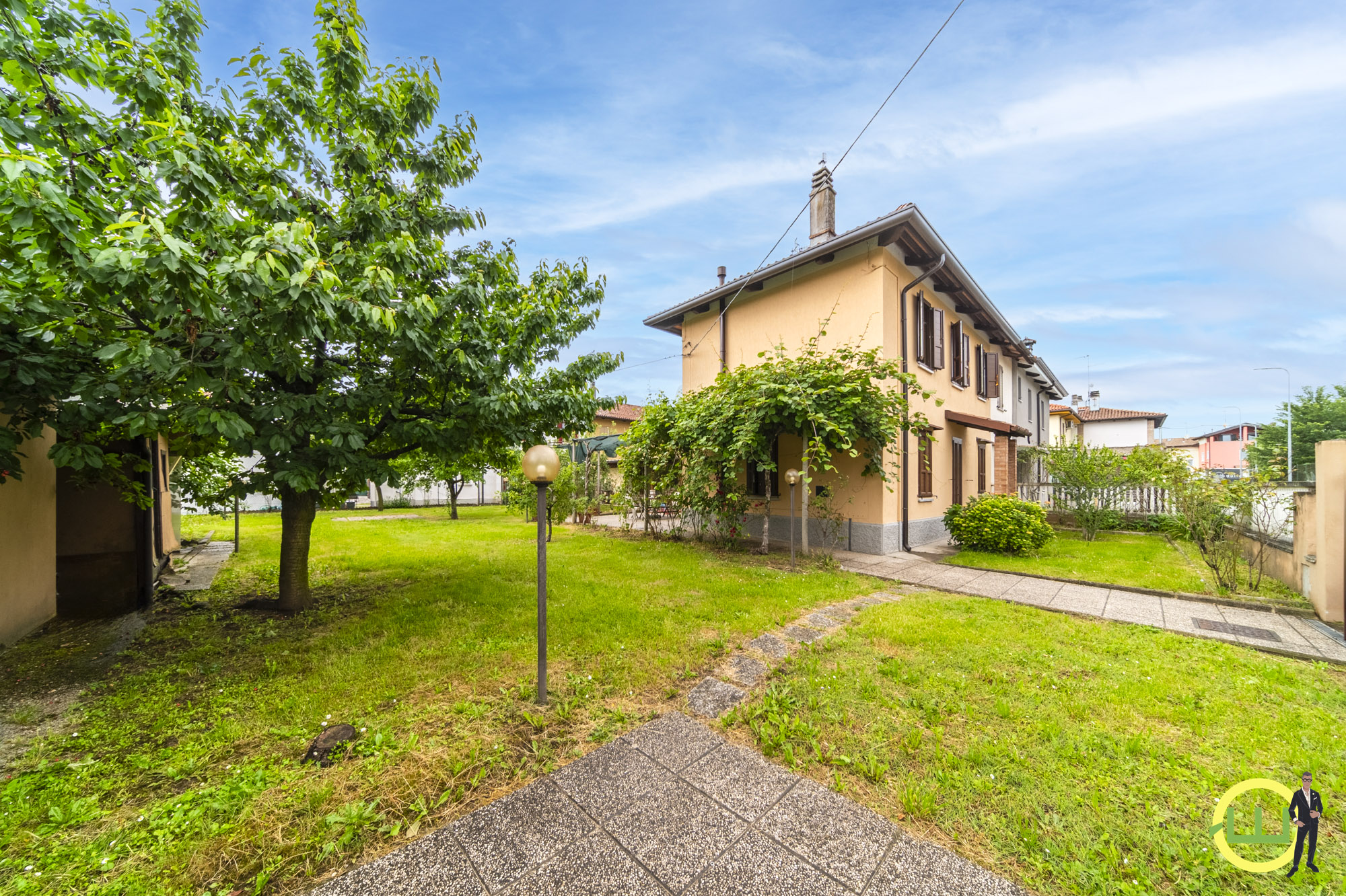 Immagine di VILLA DI TESTA CON INCREDIBILE GIARDINO A UDINE