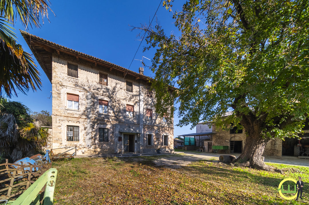Immagine di LUMINOSA CASA IN SASSO CON AMPIO DEPOSITO E SPAZIO VERDE A CODROIPO