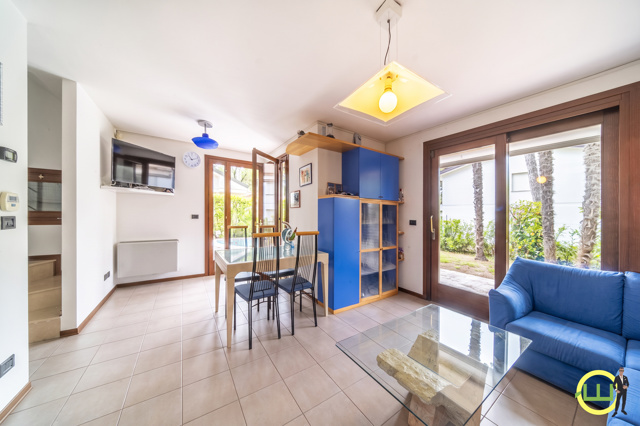 Media numero 2 di VILLA CON PISCINA LIGNANO PINETA