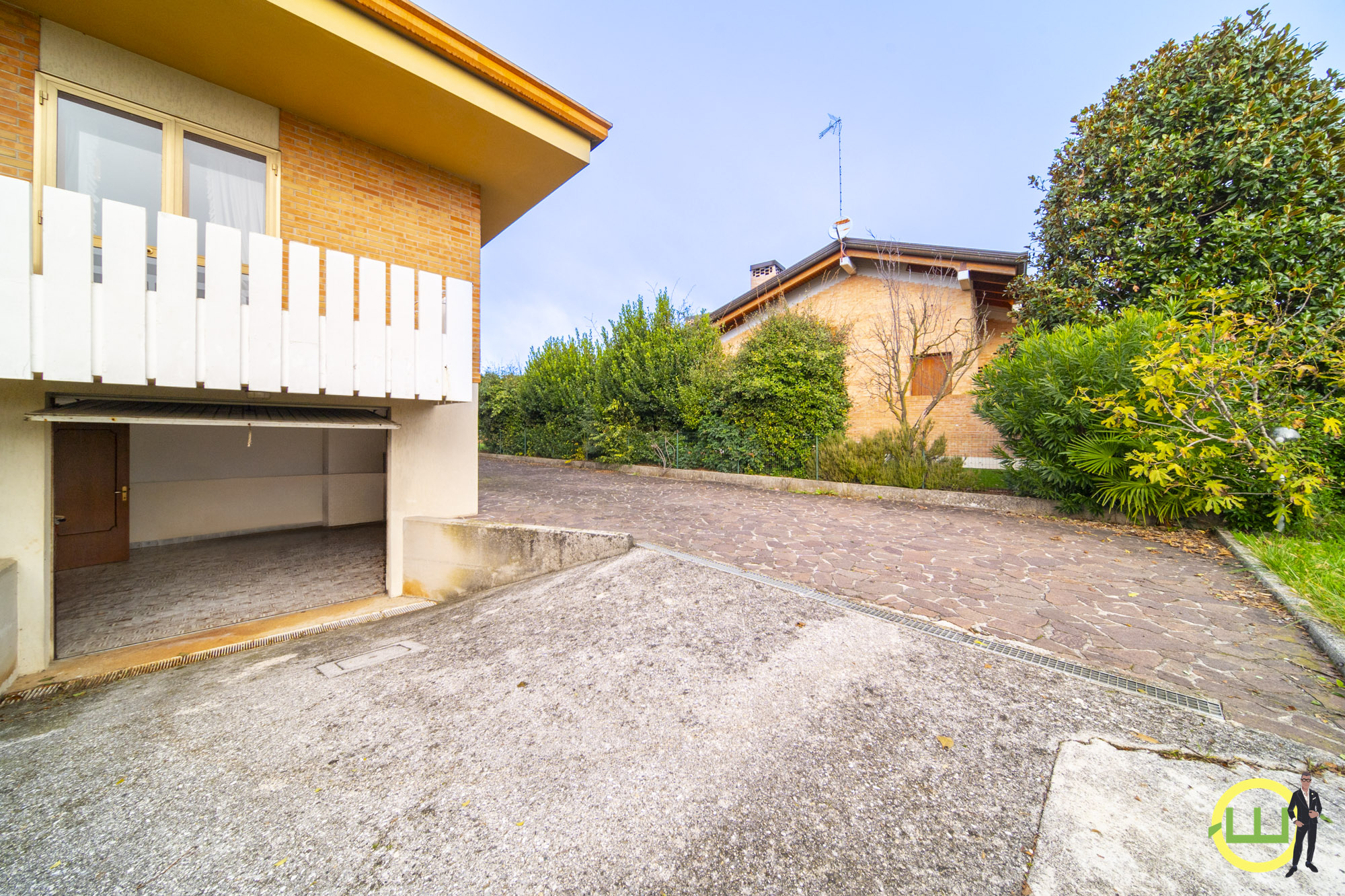 Media numero 38 di VILLETTA TRICAMERE CON GIARDINO A CODROIPO