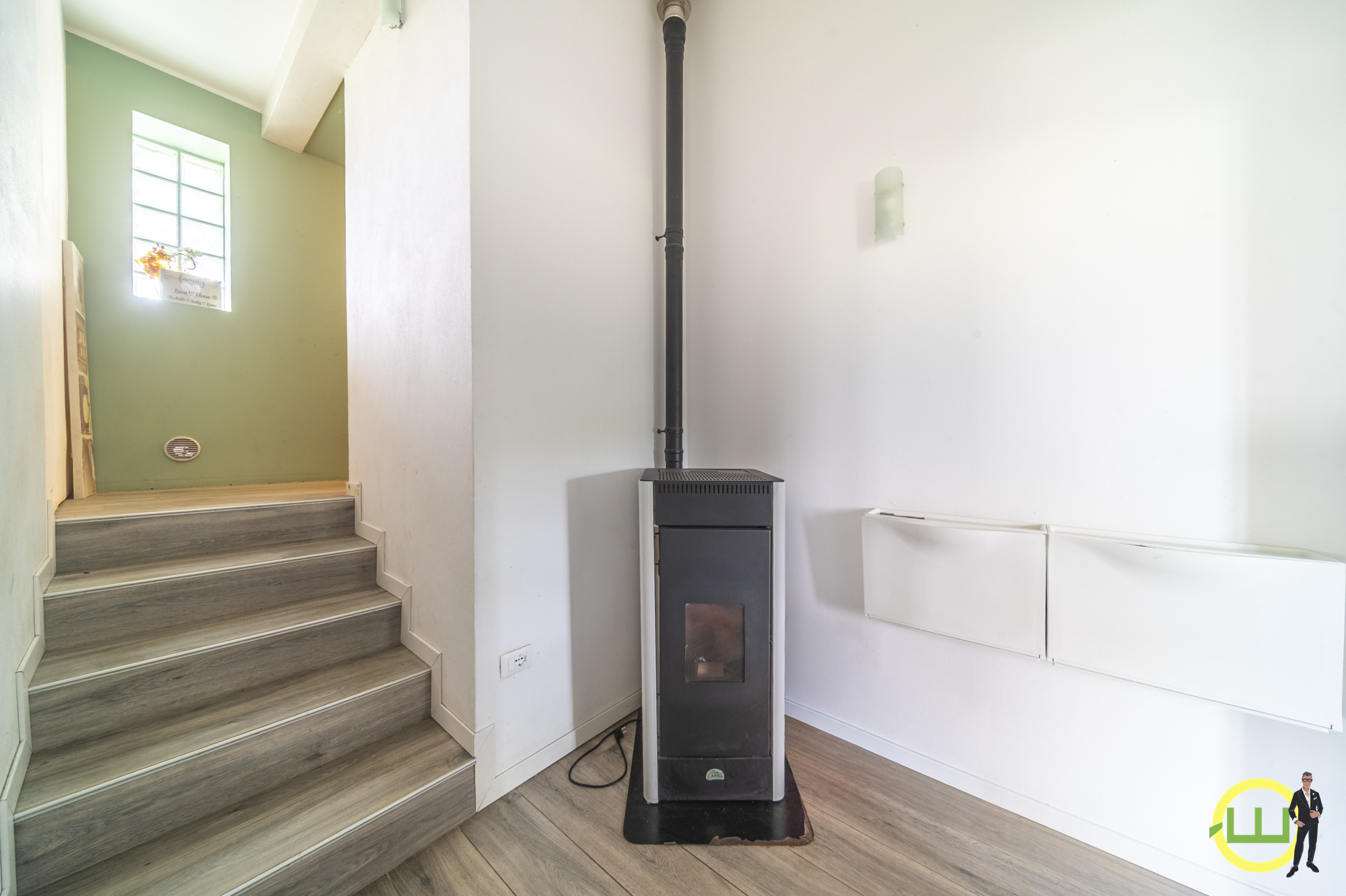 Media numero 18 di SPAZIOSA ED ELEGANTE VILLA CON TANTO TERRENO A SANTA MARIA LA LONGA