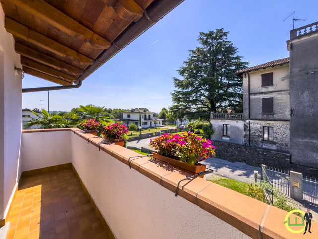 Media numero 15 di CASSACCO VILLA A SCHIERA DI TESTA ARREDATA!