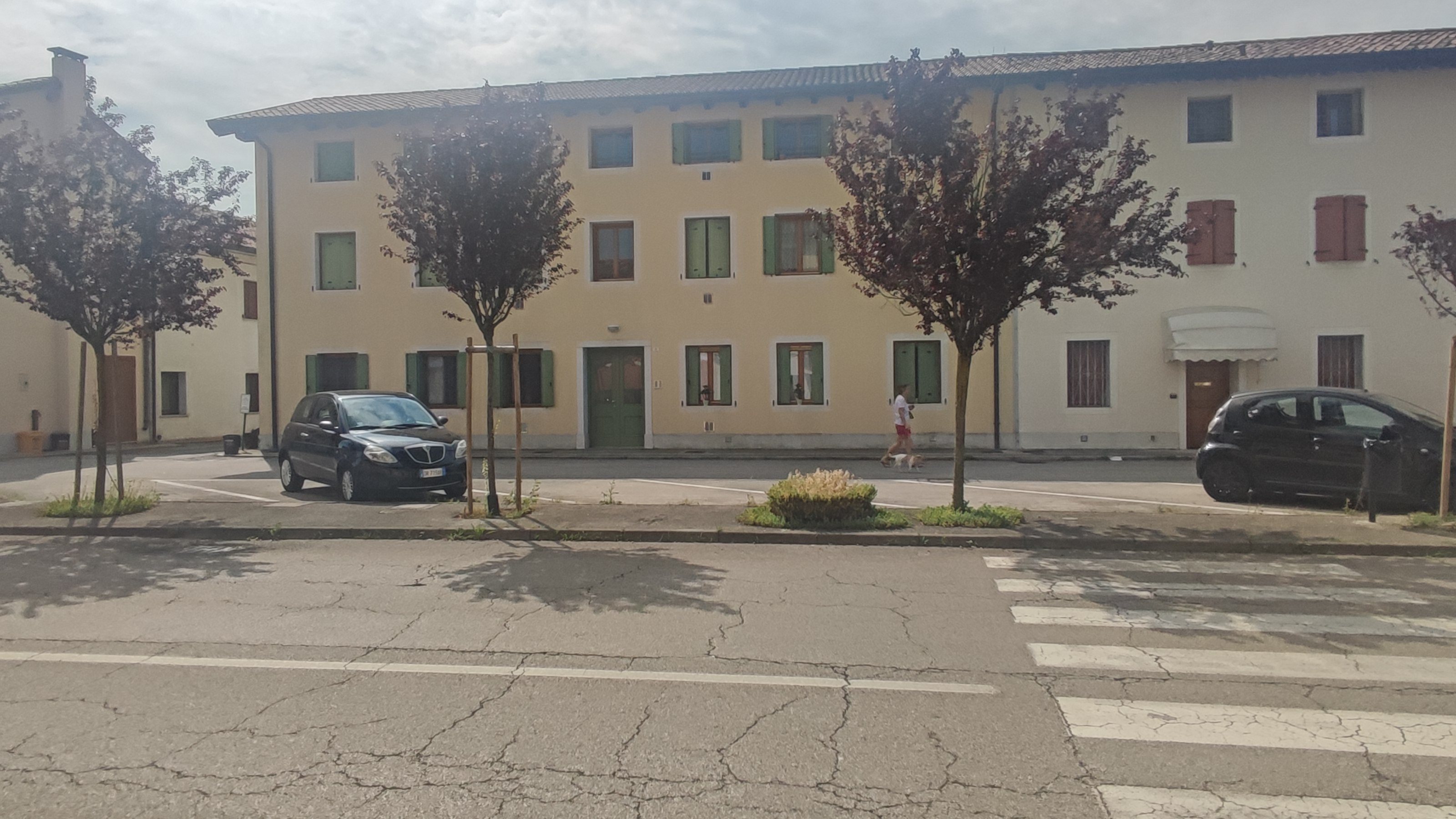 Media numero 18 di LUMINOSO E CURATO APPARTAMENTO A REDDITO  A CODROIPO