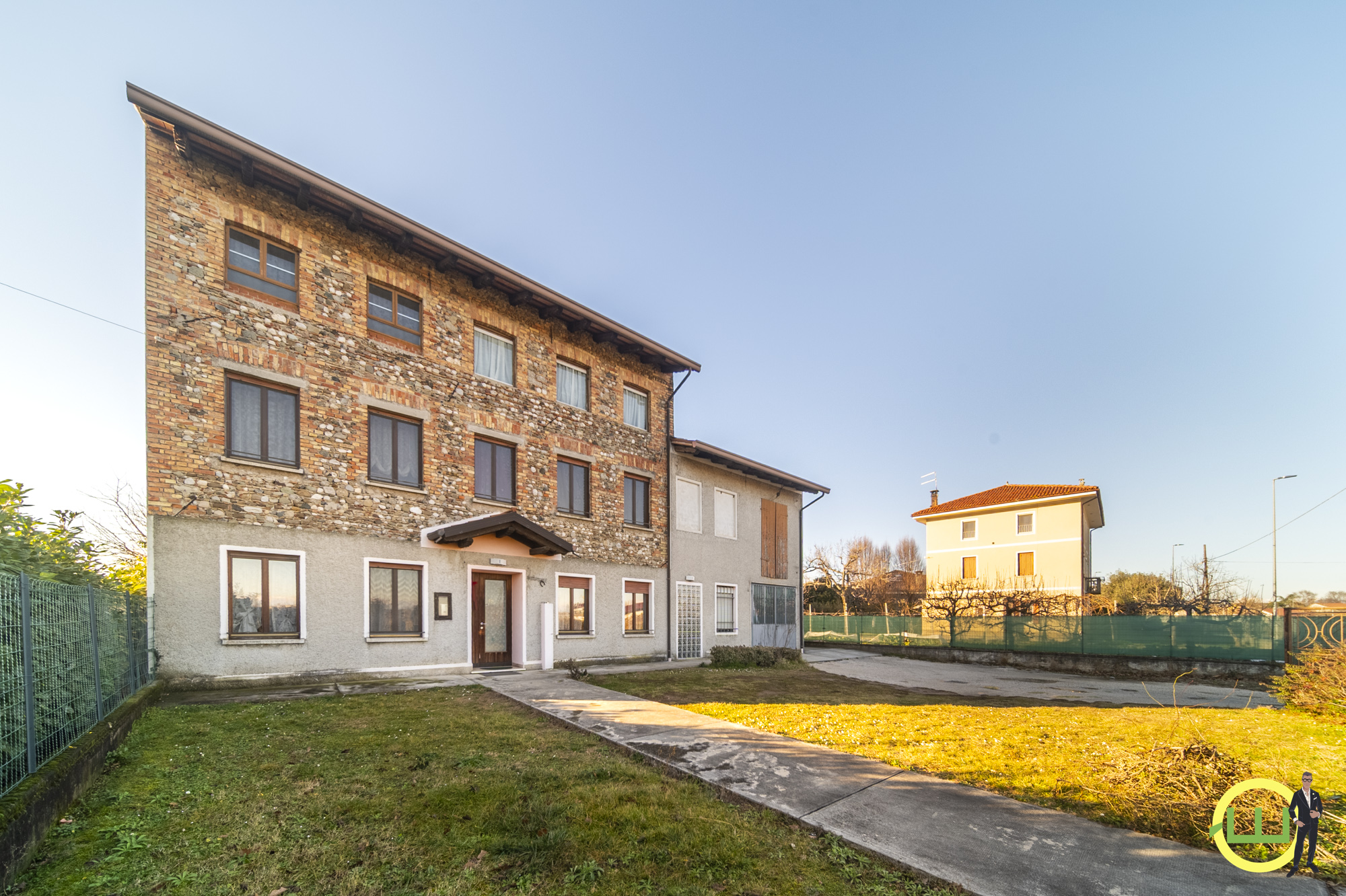 Media numero 29 di AMPIA CASA INDIPENDENTE CON TAVERNA, GARAGE E GIARDINO