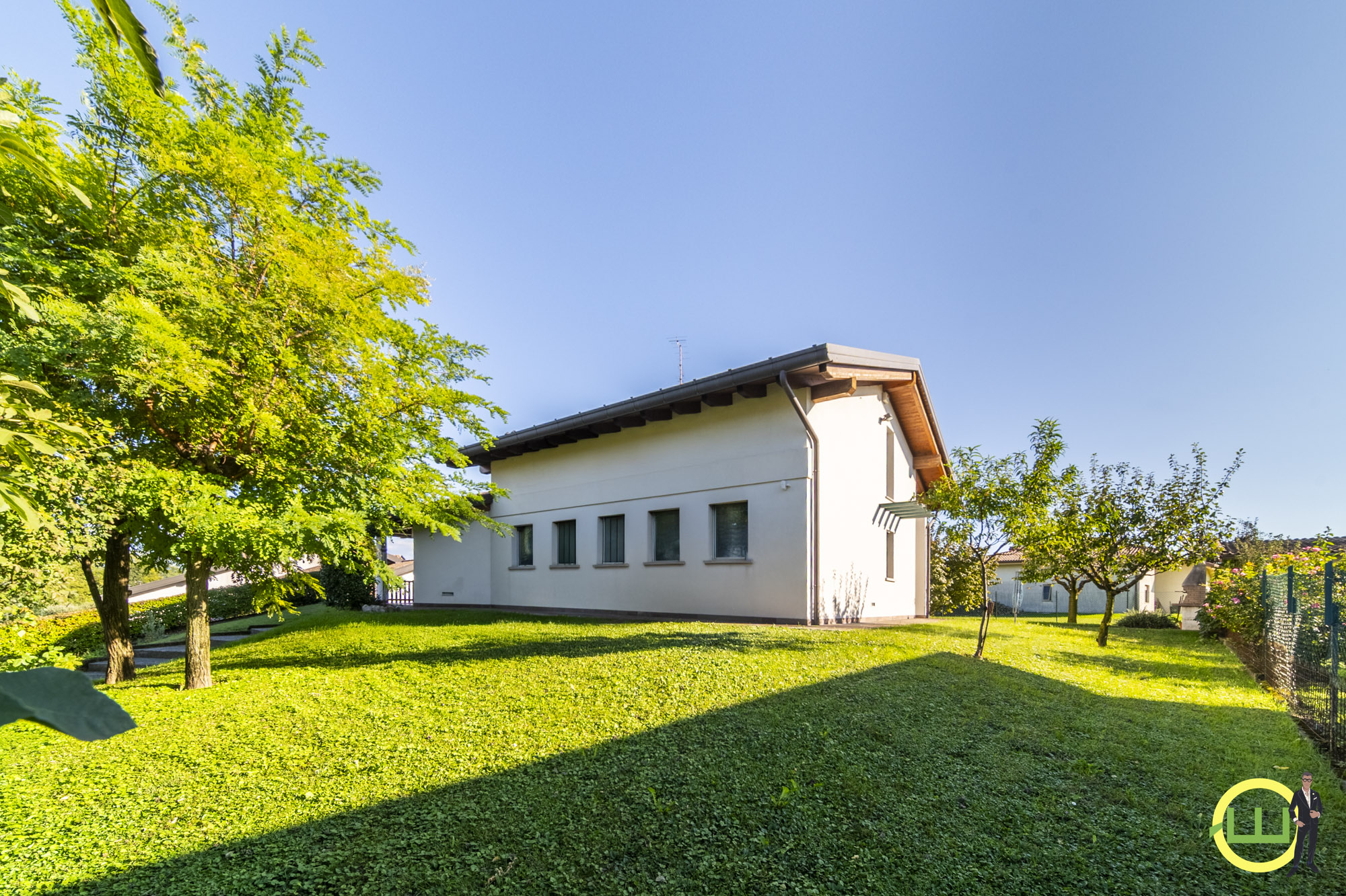 Media numero 32 di VILLA CLASSE A2 A MAJANO: DESIGN ESCLUSIVO E DOTAZIONI D'AVANGUARDIA
