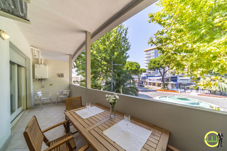 Immagine di SUPER APPARTAMENTO 100 MT DA TERRAZZA A MARE LIGNANO
