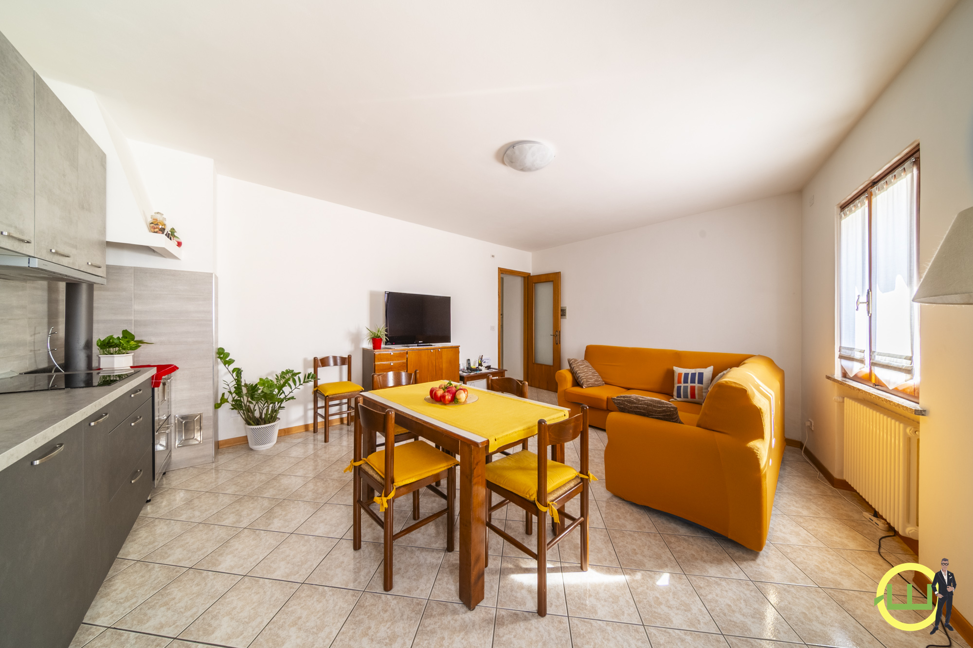 Media numero 6 di VILLA COMPOSTA DA DUE APPARTAMENTI E DUE GARAGE CON GIARDINO