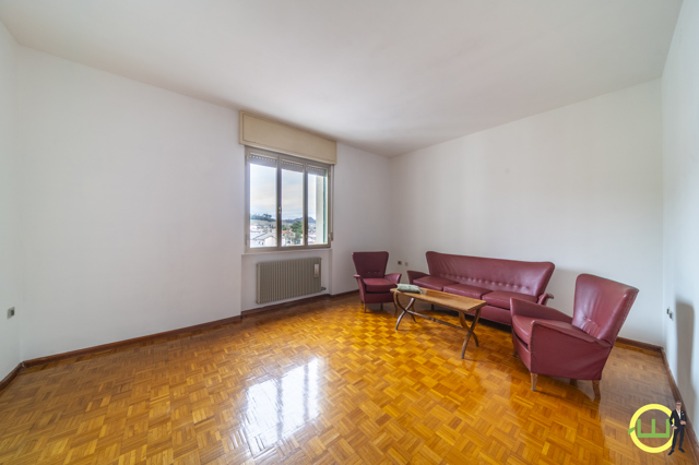 Media numero 4 di PANORAMICO APPARTAMENTO CON GARAGE IN CENTRO A CORMONS