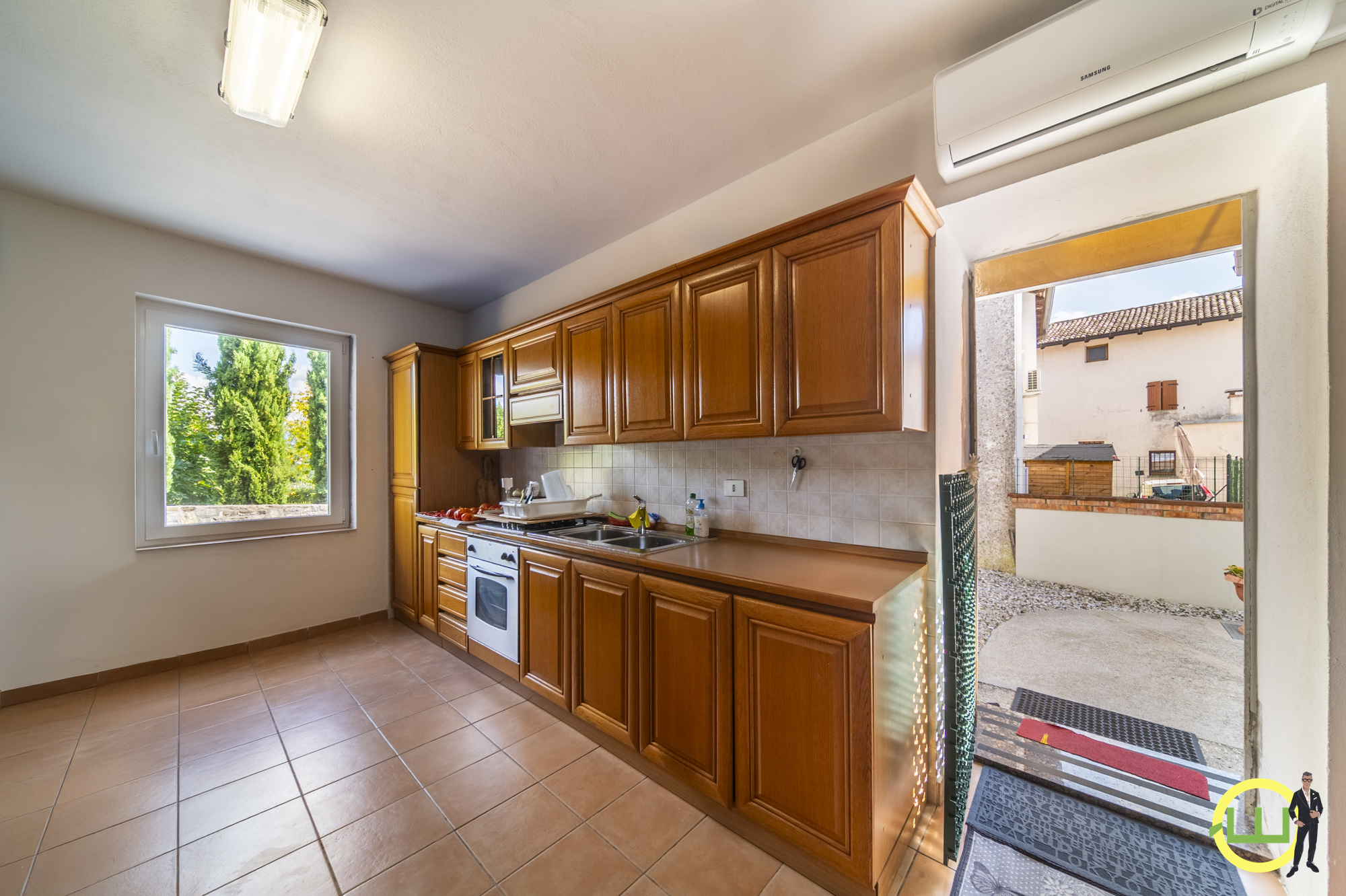Media numero 17 di CASSACCO CASA CON RUSTICO OTTIMAMENTE RIFINITA!