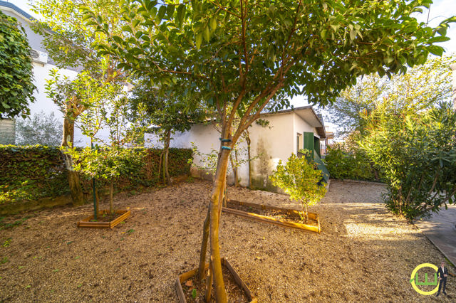 Media numero 28 di APPARTAMENTO IN BIFAMILIARE CON GIARDINO ESCLUSIVO A CODROIPO