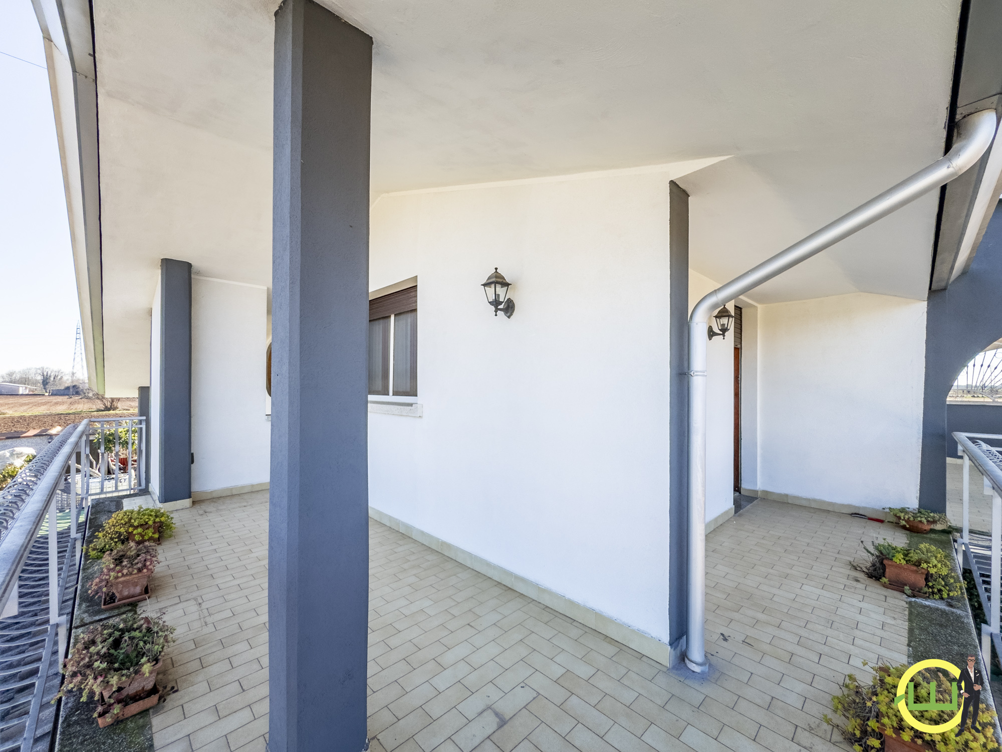 Media numero 26 di LUMINOSA PORZIONE DI BIFAMILIARE CON GIARDINO   A  CODROIPO