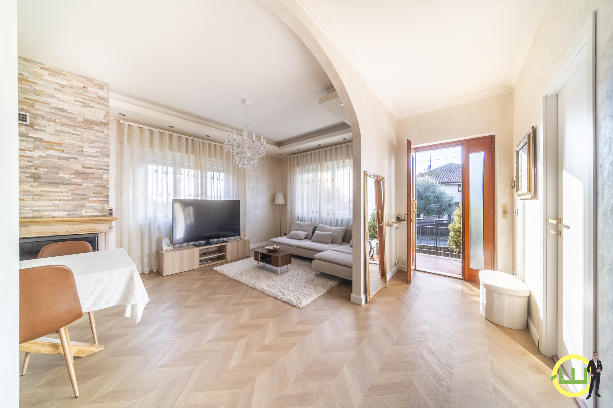 Media numero 2 di VILLA SINGOLA CON GIARDINO ESCLUSIVO A MANZINELLO