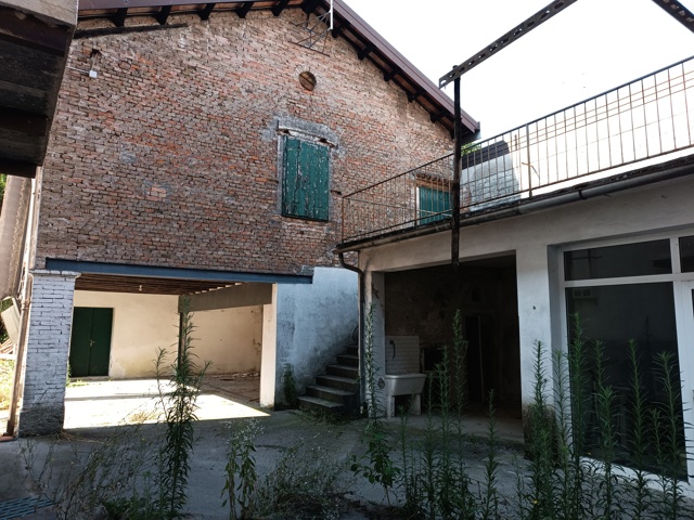 Media numero 31 di VILLA D'EPOCA CON STUPENDO PARCO A CORNO DI ROSAZZO