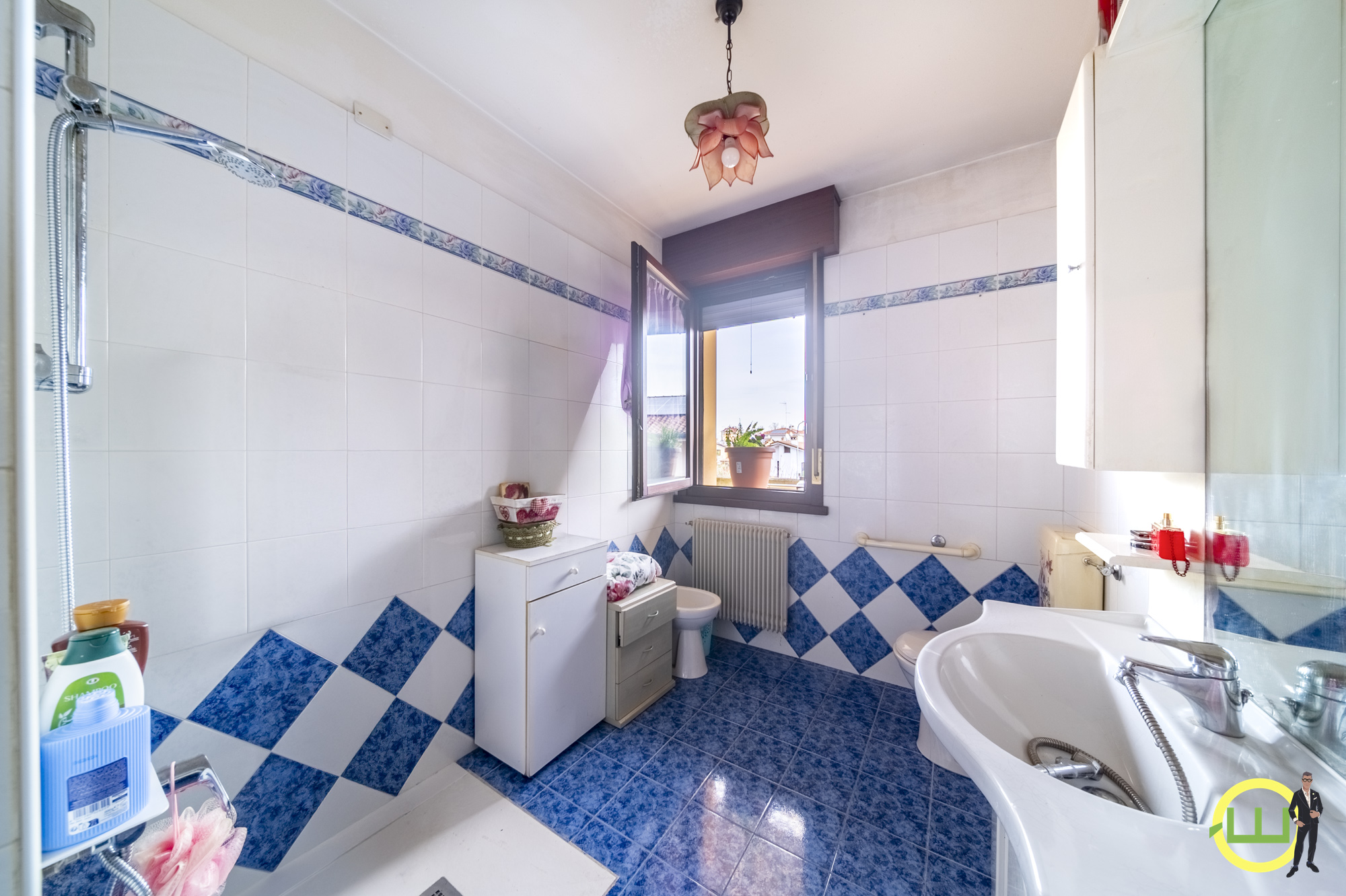 Media numero 15 di LUMINOSO APPARTAMENTO CON GARAGE A CODROIPO