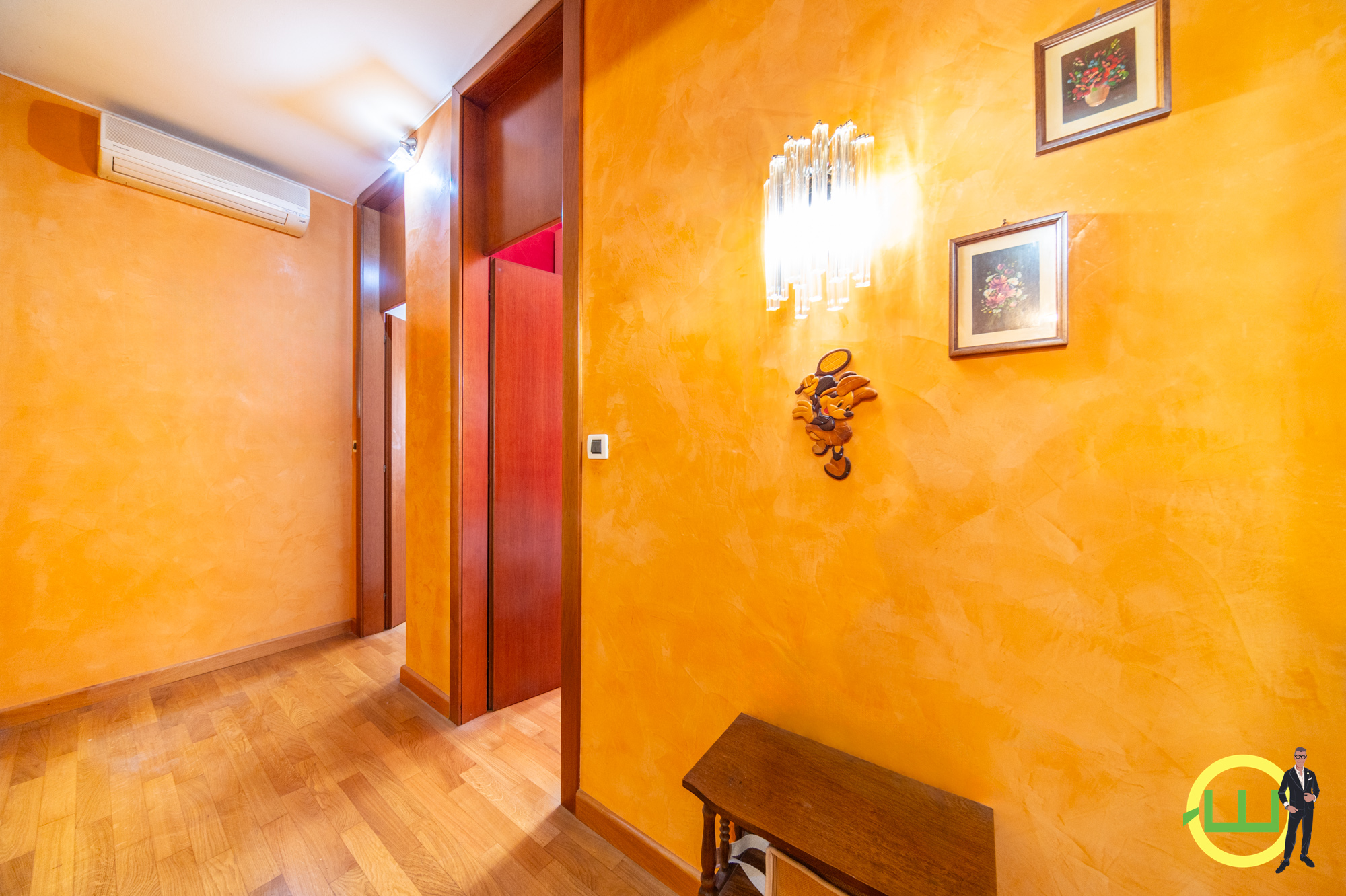 Media numero 21 di VILLA SINGOLA IN AFFASCINANTE ZONA RESIDENZIALE A MANZANO