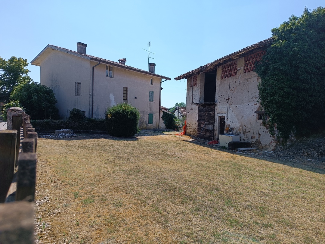 Immagine di RUSTICO CON SPETTACOLARE GIARDINO NELLA FIABESCA GIASSICO DI CORMONS