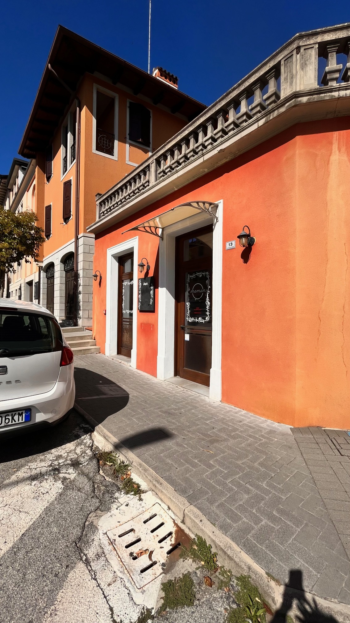 Media numero 12 di SPLENDIDO LOCALE COMMERCIALE A SAN DANIELE!