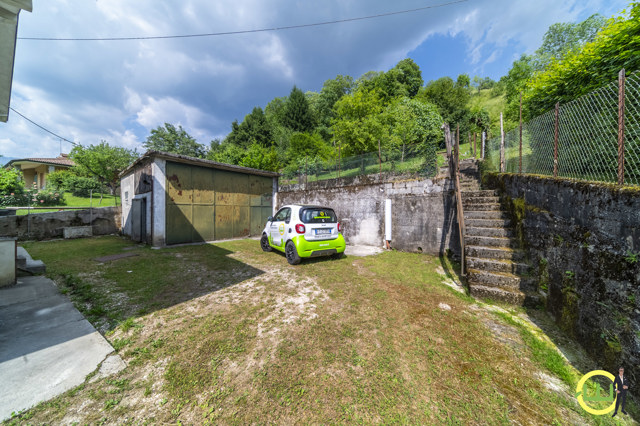 Media numero 17 di TARCENTO VILLETTA IMMERSA NEL VERDE!