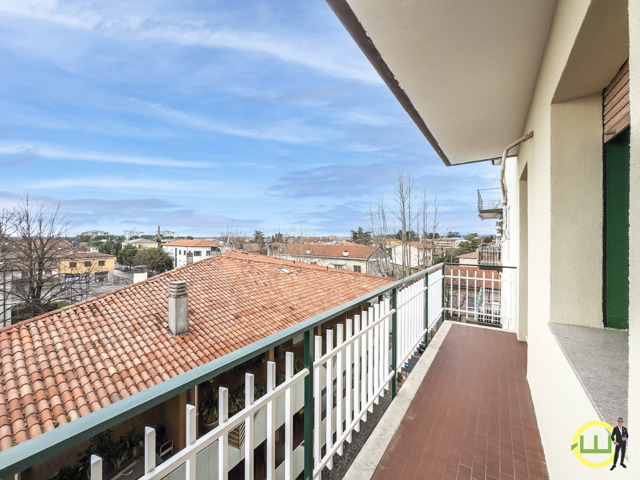 Media numero 12 di PANORAMICO APPARTAMENTO CON GARAGE IN CENTRO A CORMONS