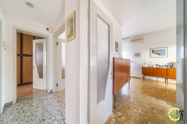 Media numero 3 di VILLA DALLA MODERNA ARCHITETTURA (CARPACCO)