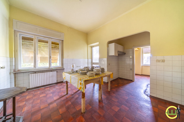 Media numero 6 di VILLA D'EPOCA CON 2 GENEROSI APPARTAMENTI E PARCO IN CENTRO A GORIZIA