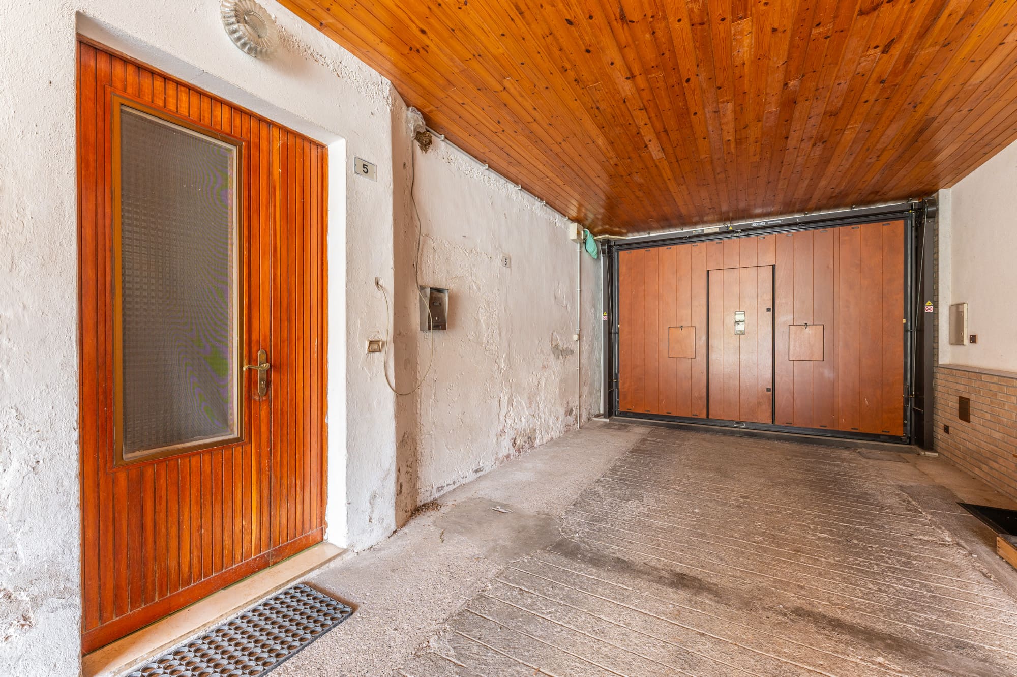 Media numero 19 di CASA SU TRE PIANI CON AMPIO ACCESSORIO DA RISTRUTTURARE A SEDEGLIANO