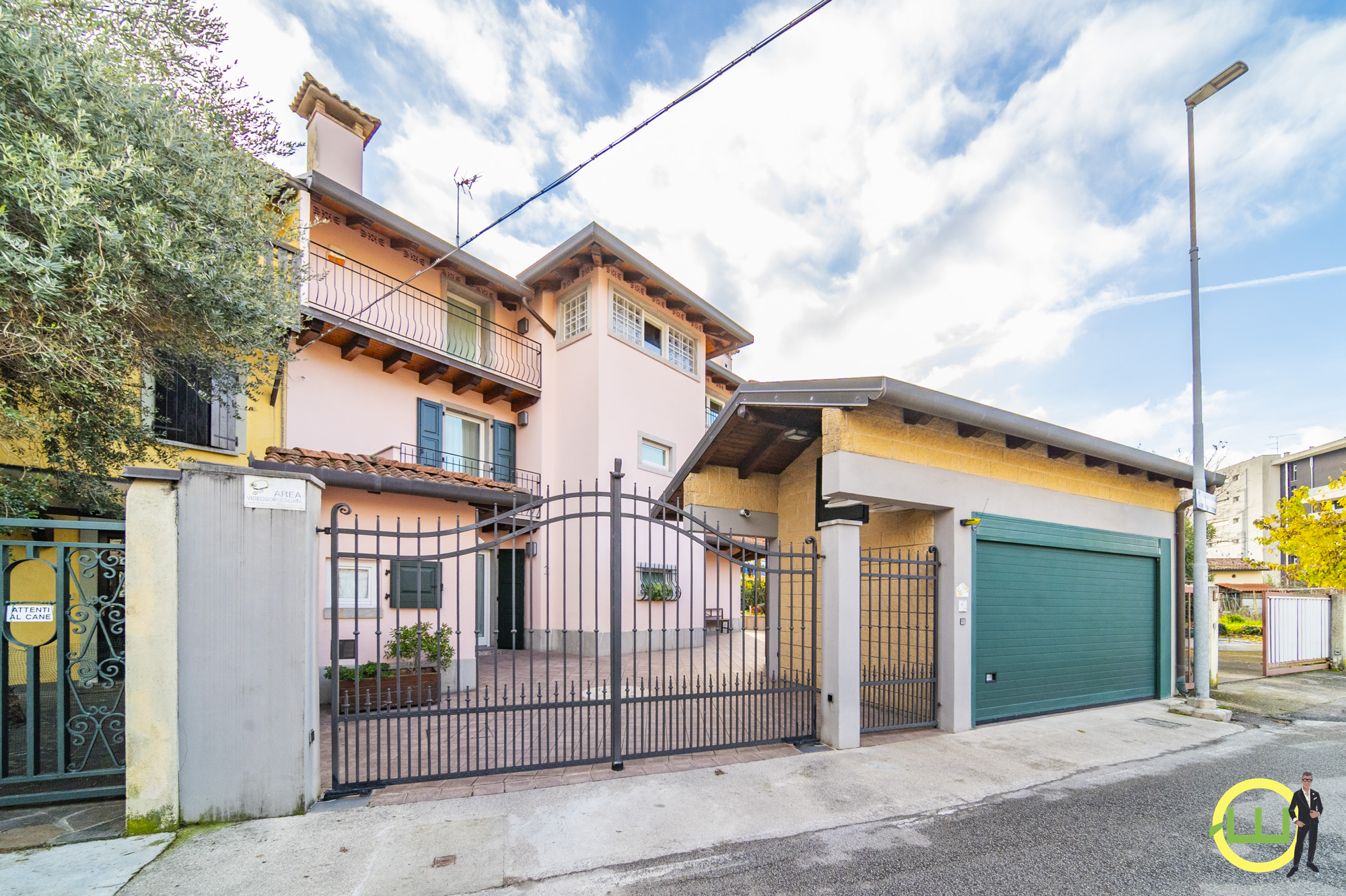 Media numero 54 di VILLA SPETTACOLARE A RIDOSSO DEL CENTRO CITTA' UD