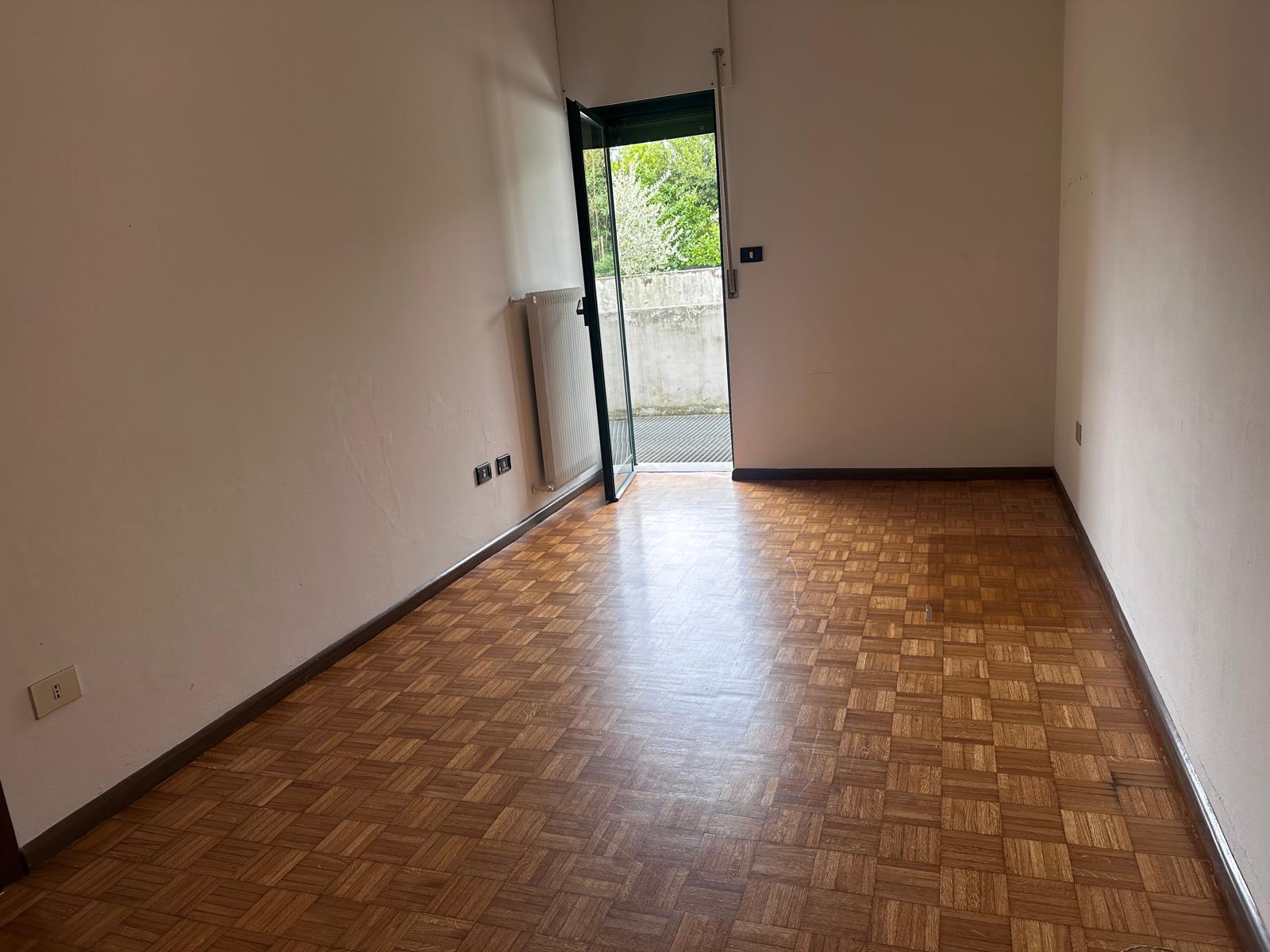 Media numero 6 di BICAMERE ZONA OSPEDALE TERMOAUTONOMO CON GIARDINO UD