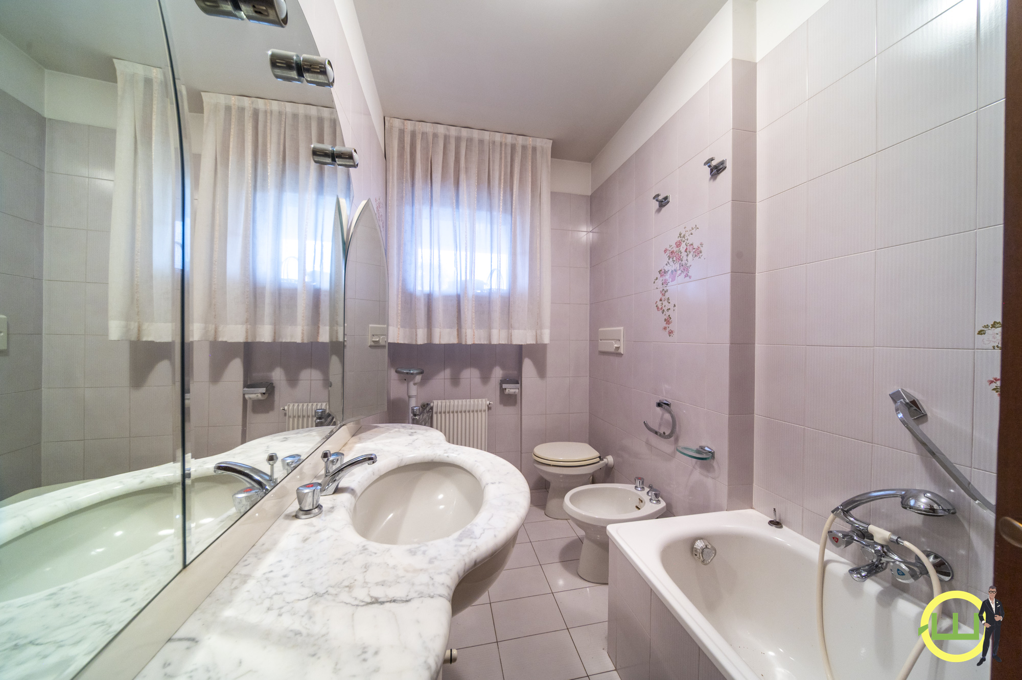 Media numero 22 di SIGNORILE TERRAZZATO APPARTAMENTO ALLE PORTE DI UDINE IN VIA MEDICI