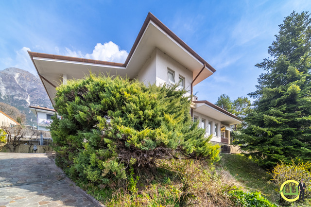 Media numero 2 di GEMONA DEL FRIULI PRESTIGIOSA VILLA DI 390 MQ!