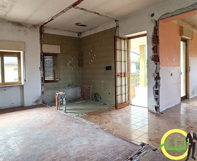 Media numero 12 di VILLA DI TESTA IN PIENO CENTRO A CORMONS