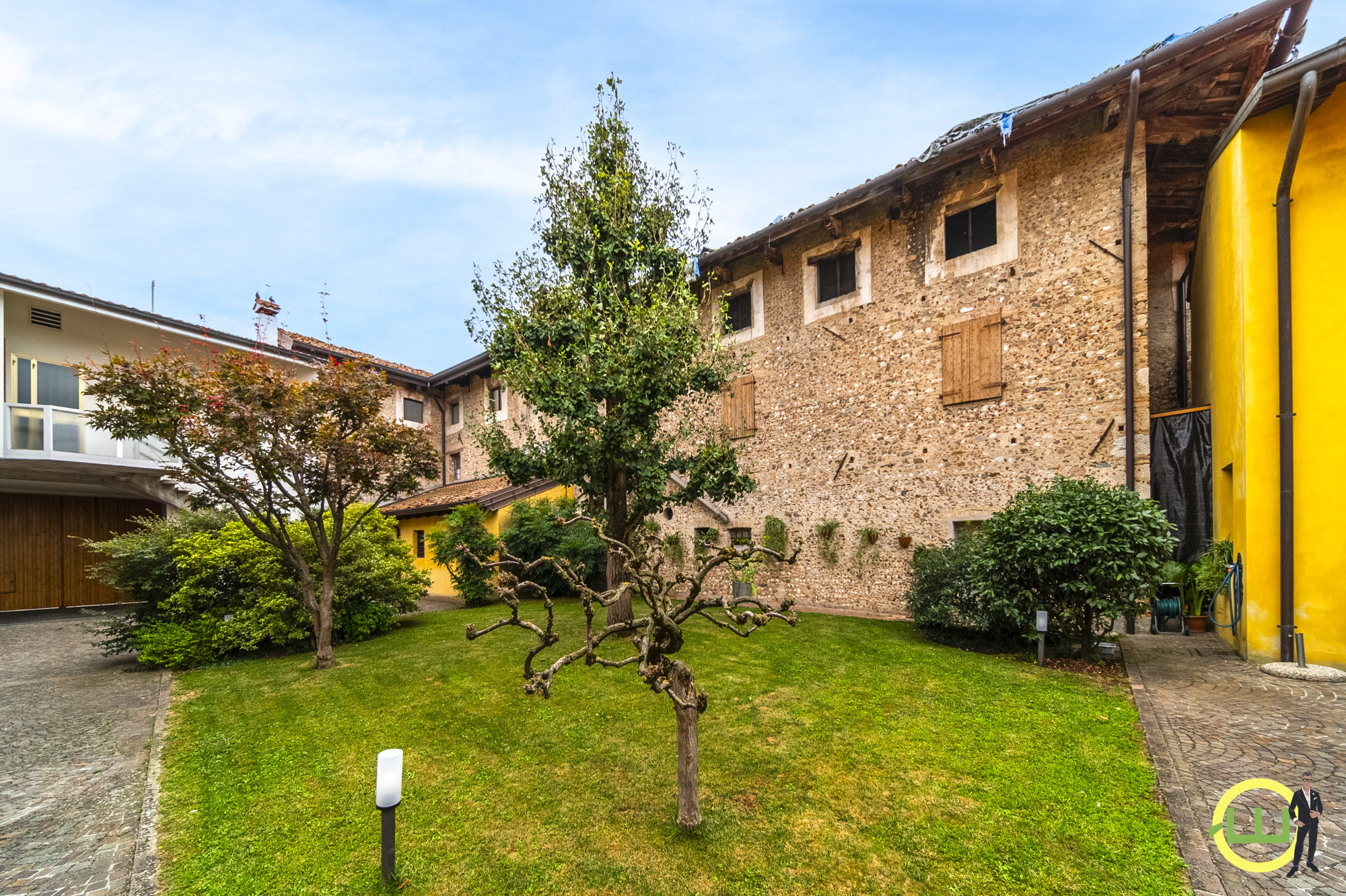 Media numero 3 di  AMPIA CASA INDIPENDENTE CON GIARDINO A MORTEGLIANO