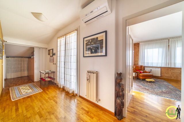 Media numero 25 di GEMONA DEL FRIULI PRESTIGIOSA VILLA DI 390 MQ!