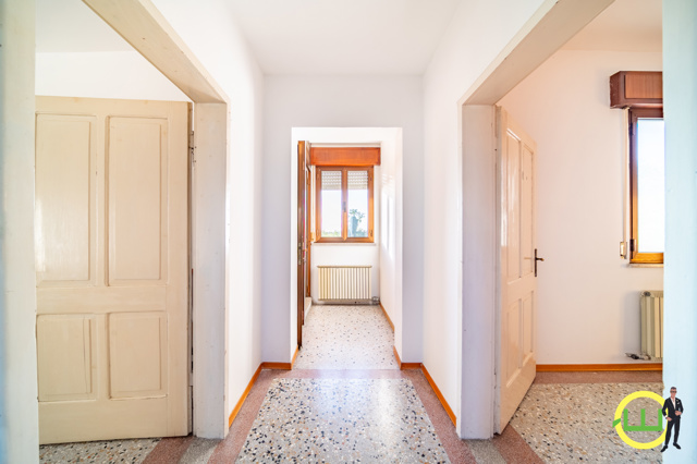 Media numero 22 di LUMINOSA CASA INDIPENDENTE CON DEPOSITO E AMPIO GIARDINO A SAN VITO AL TAGLIAMENTO