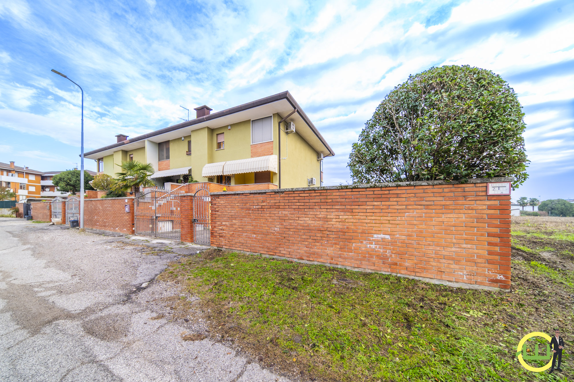 Media numero 40 di VILLASCHIERA DI TESTA IN PERFETTE CONDIZIONI (UD)