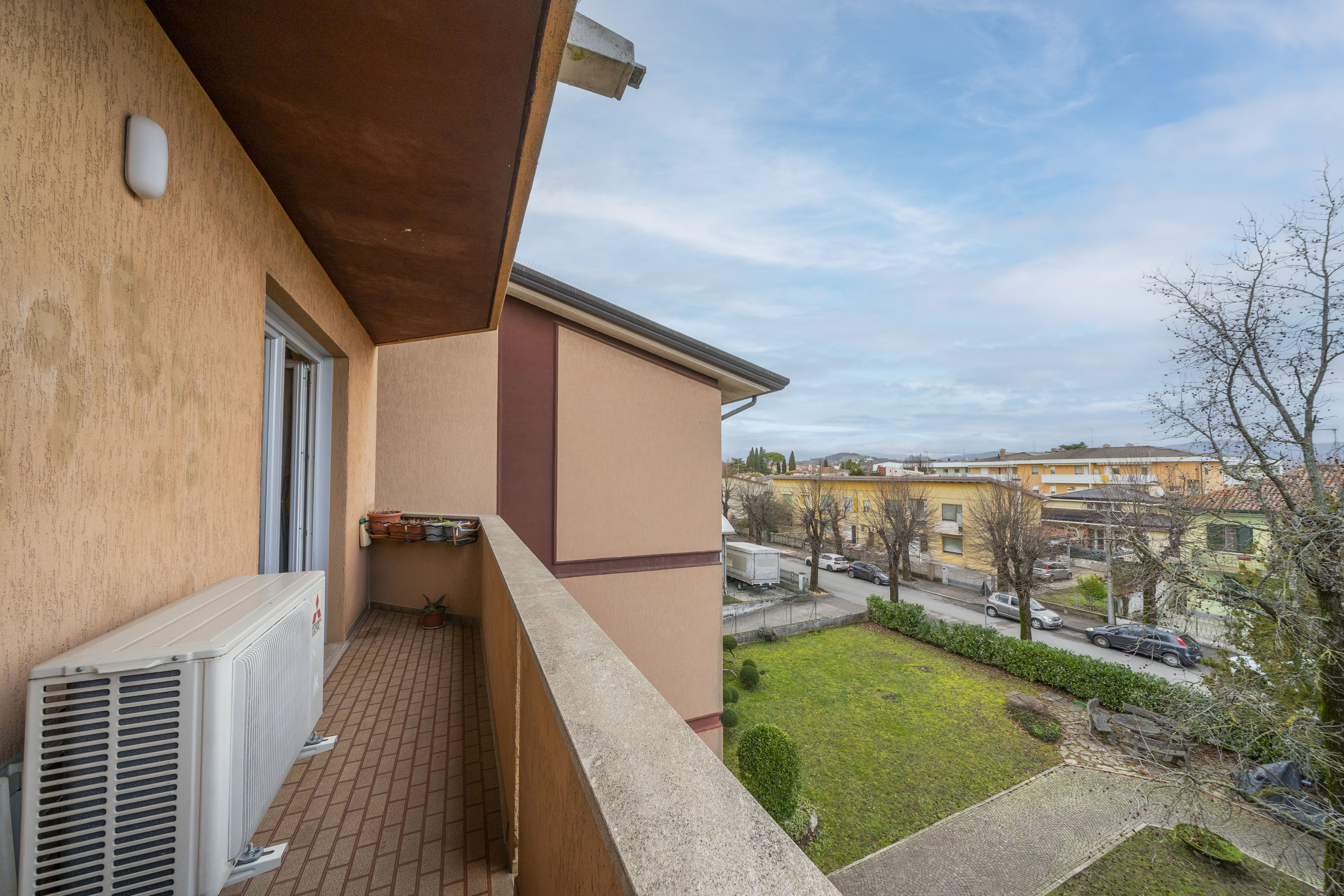 Media numero 7 di APPARTAMENTO CON 2 CAMERE E STUDIO IN CENTRO A SSAN GIOVANNI AL NATISONE