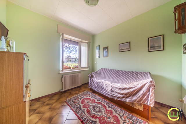 Media numero 5 di STORICA CASA ACCOSTATA CON TRE CAMERE, GARAGE E GIARDINO A POCENIA