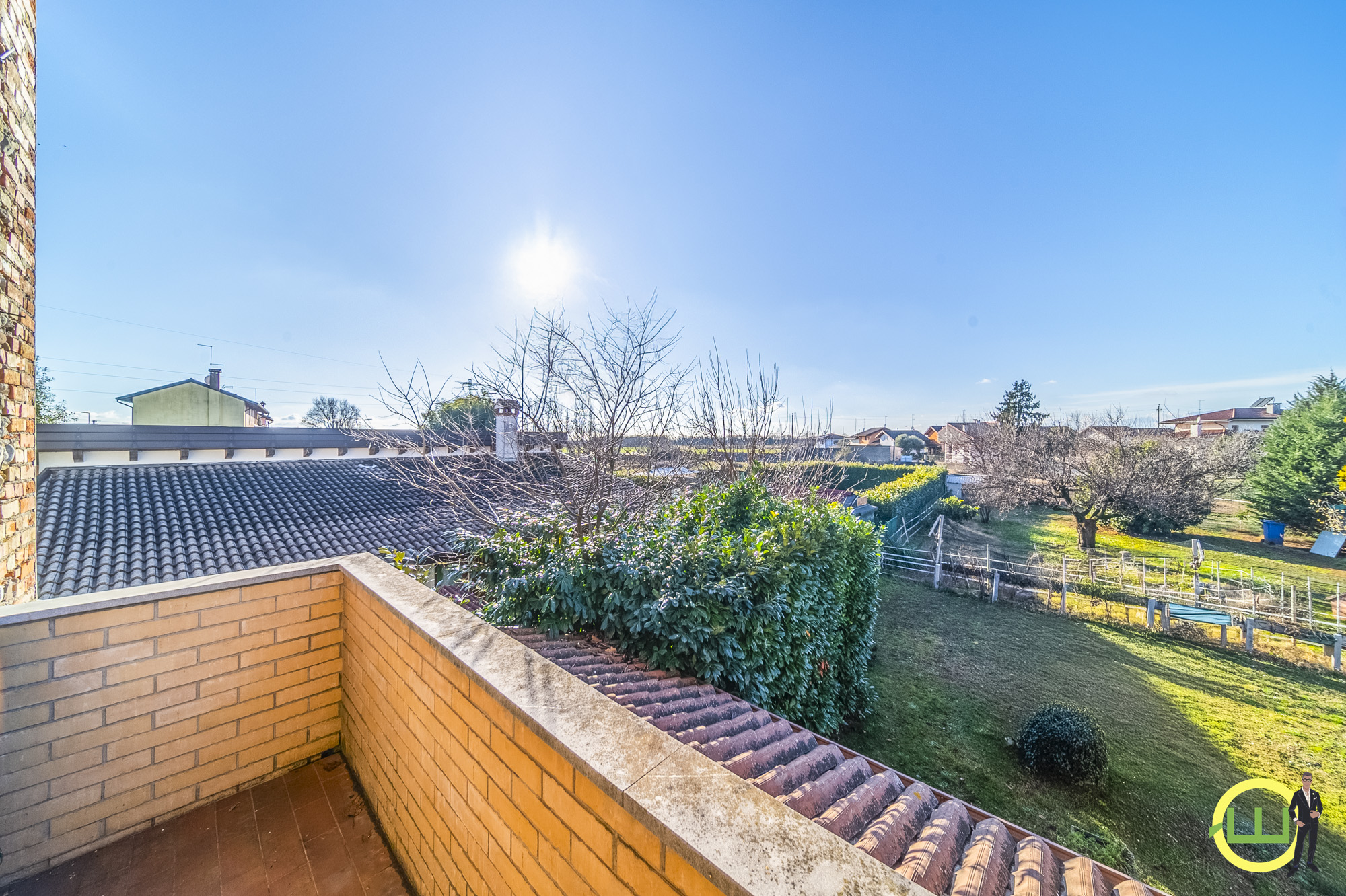 Media numero 18 di AMPIA CASA INDIPENDENTE CON TAVERNA, GARAGE E GIARDINO