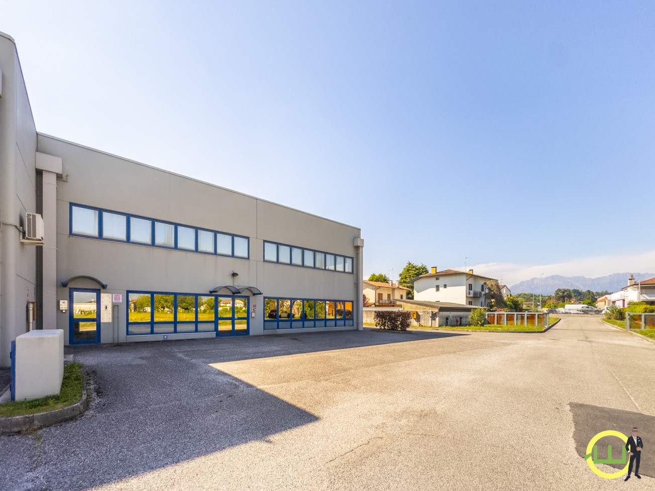 Media numero 33 di CAPANNONE + UFFICI (TRICESIMO)