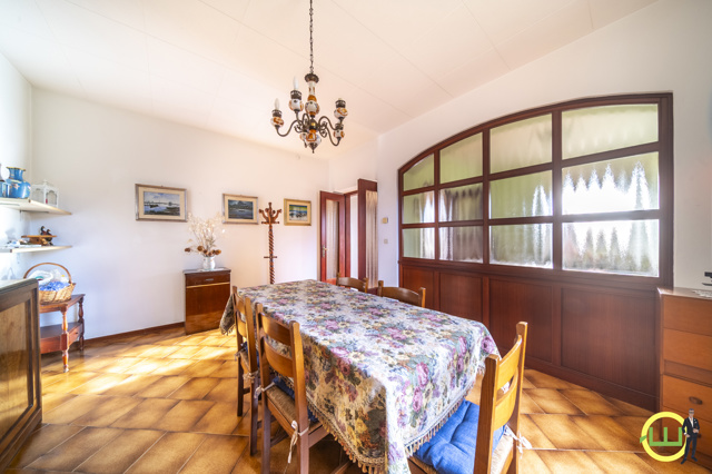 Media numero 7 di STORICA CASA ACCOSTATA CON TRE CAMERE, GARAGE E GIARDINO A POCENIA