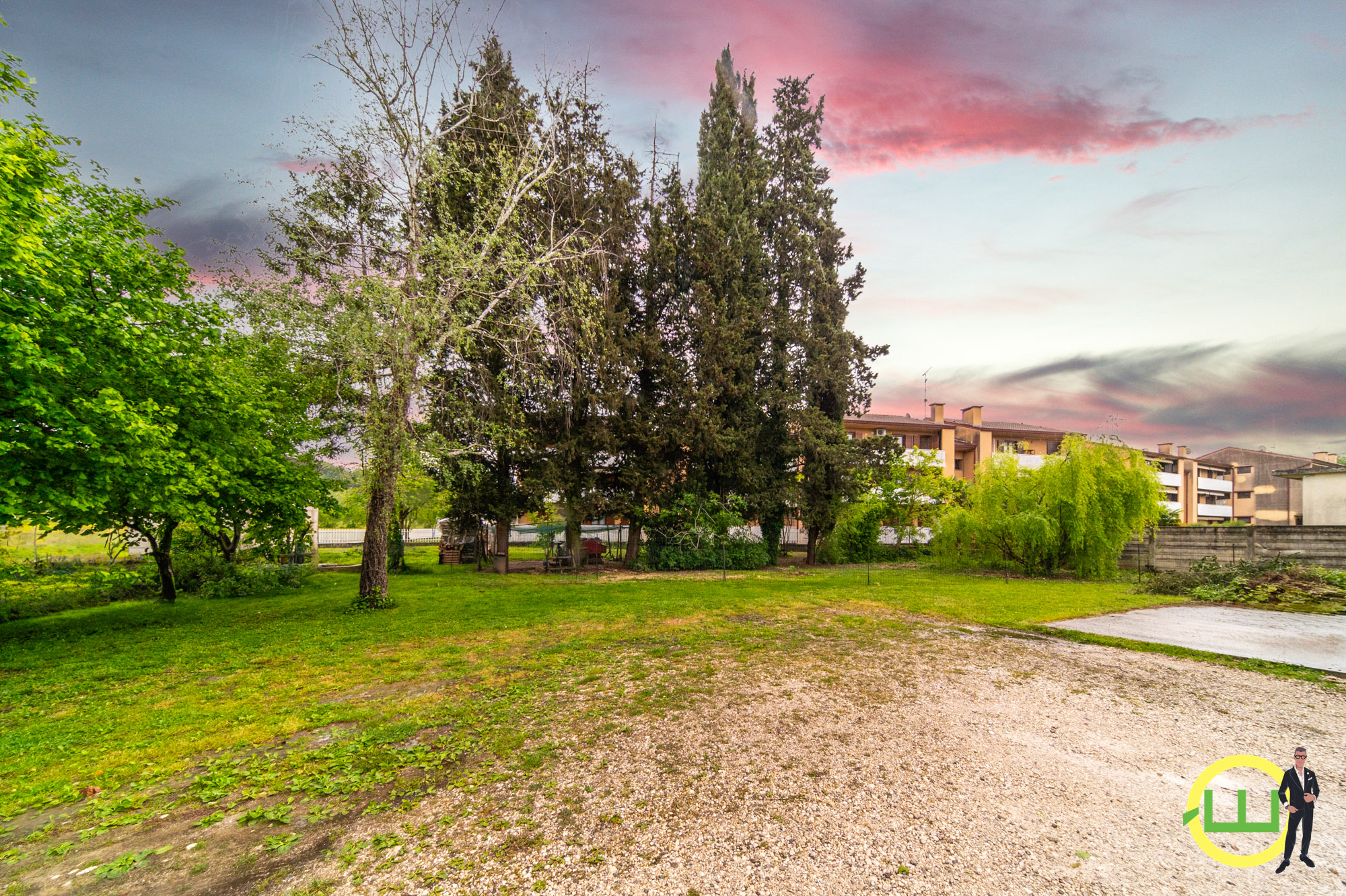 Media numero 28 di VILLETTA CON GIARDINO ESCLUSIVO E CAPANNONE A CORNO DI ROSAZZO
