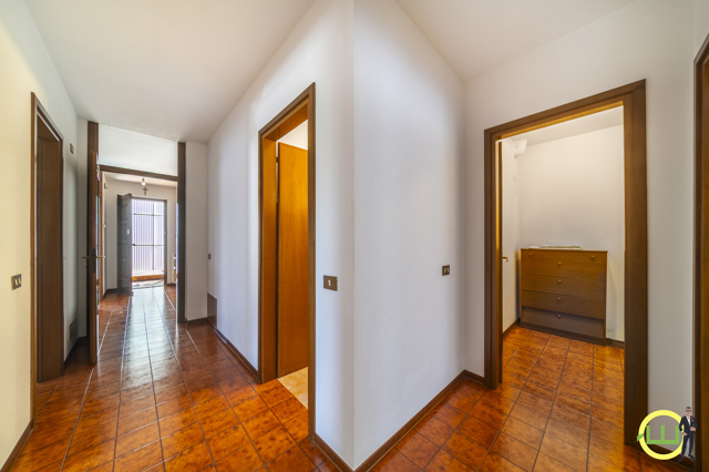 Media numero 9 di AMPIO TRICAMERE IN PALAZZINA CURATA - MAJANO CENTRO