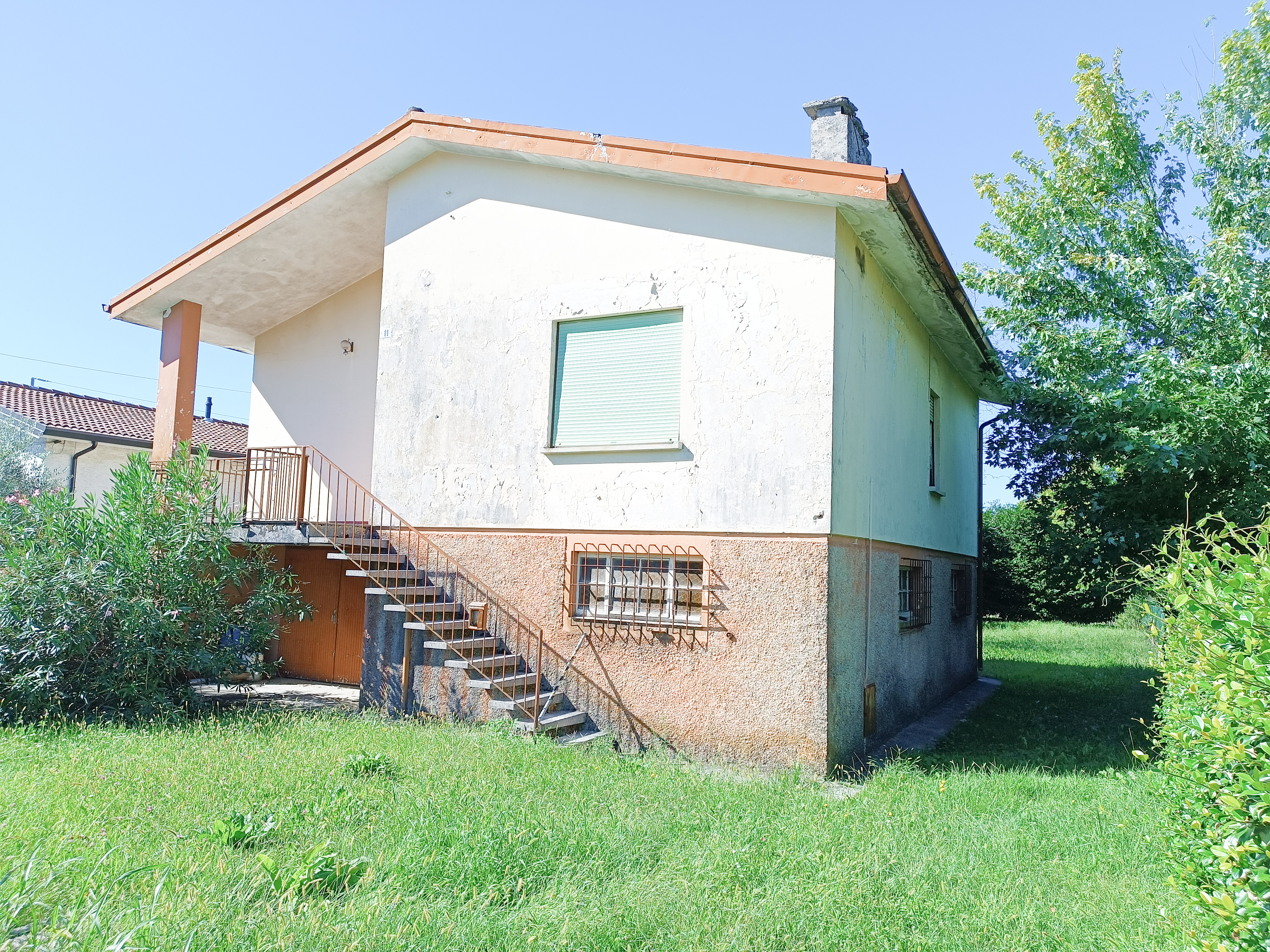 Media numero 2 di VILLETTA SINGOLA DA RESTAURARE IN ZONA RESIDENZIALE A CORNO DI ROSAZZO