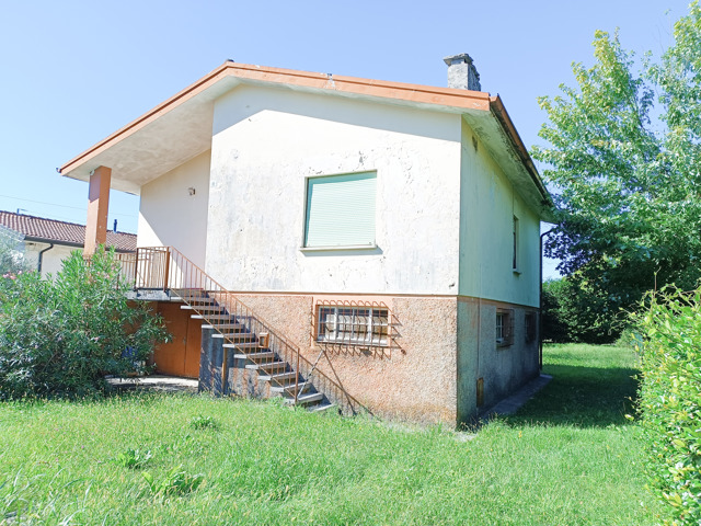 Media numero 2 di VILLETTA SINGOLA DA RESTAURARE IN ZONA RESIDENZIALE A CORNO DI ROSAZZO