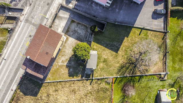 Media numero 50 di SPAZIOSA CASA INDIPENDENTE CON DOPPIO GARAGE E GIARDINO A UDINE