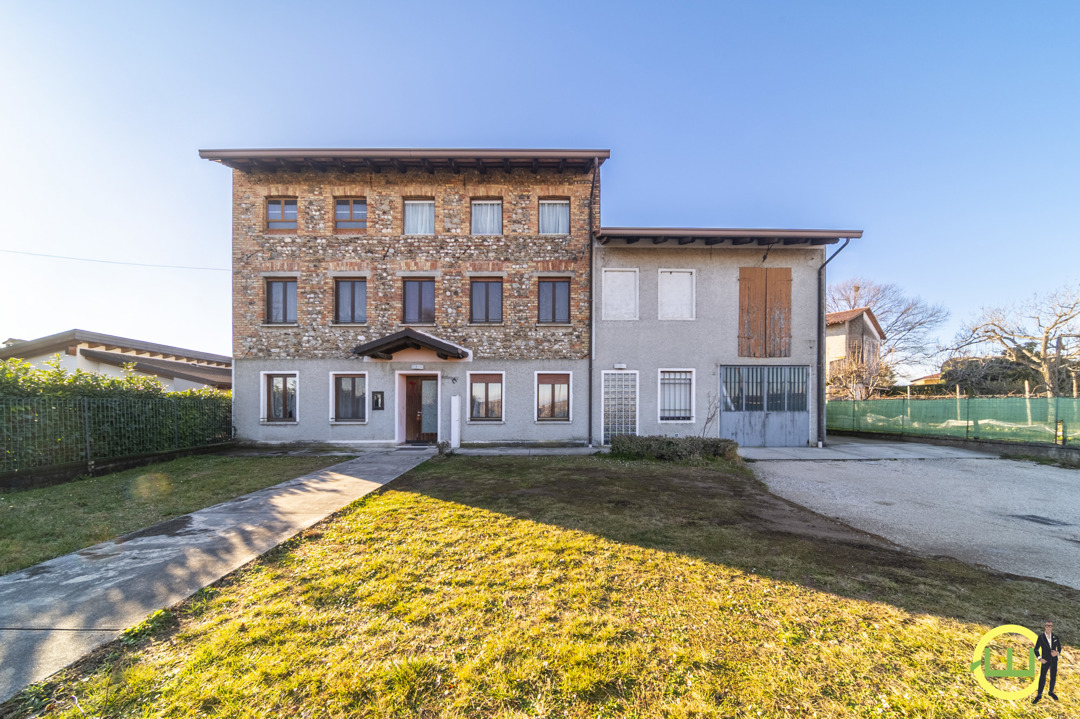 Immagine di AMPIA CASA INDIPENDENTE CON TAVERNA, GARAGE E GIARDINO A SEDEGLIANO
