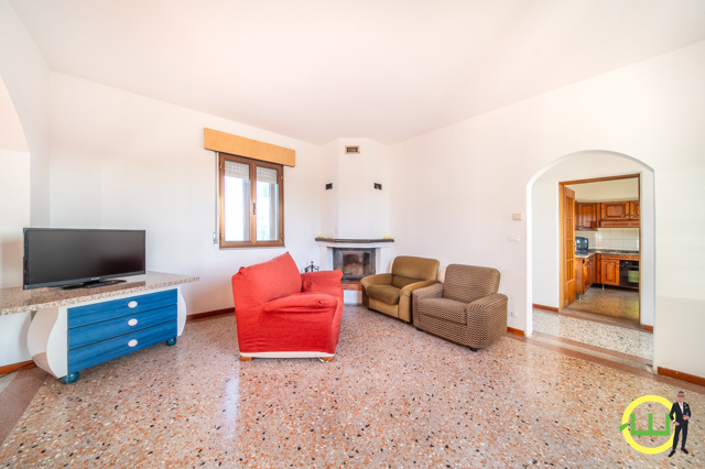 Media numero 8 di LUMINOSA CASA INDIPENDENTE CON DEPOSITO E AMPIO GIARDINO A SAN VITO AL TAGLIAMENTO